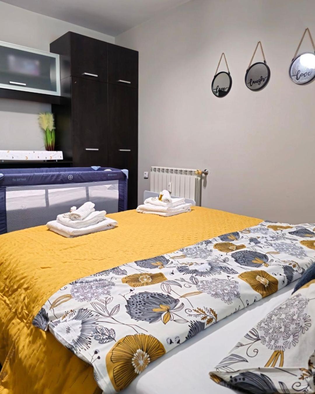 Rea Mladost - Easy Access To Metro, Ideal Location Sofia Exterior photo